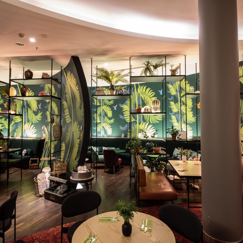 mural-na-scianie-motywy-botaniczne-liscie-zielony-kolor